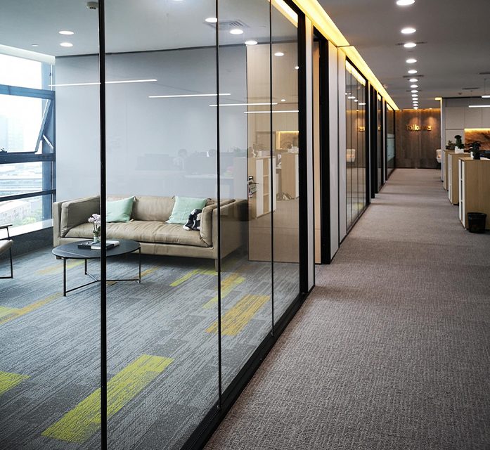 https://surfaceflooring.co.uk/wp-content/uploads/2023/05/office-carpet-e1683747357798-697x640.jpeg